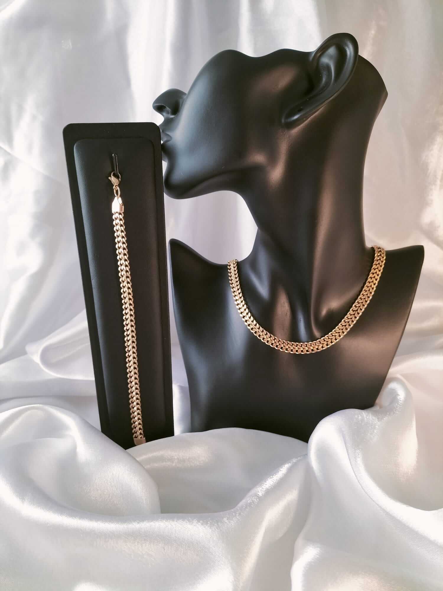 Ensemble de colliers à maillons